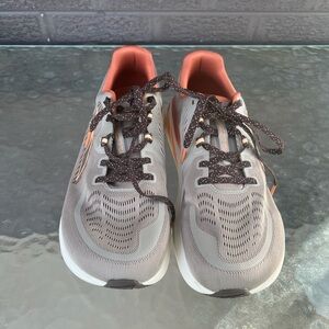 Altra Taupe Athletic Shoes Sz 10.5 M Paradigm 7